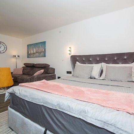 City Center Apartment Belgrado Esterno foto