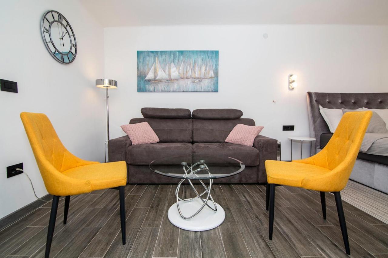 City Center Apartment Belgrado Esterno foto